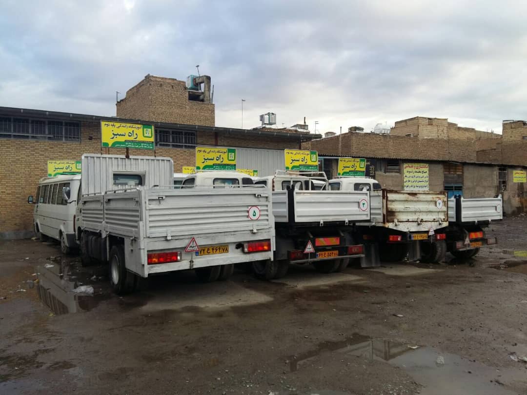 آموزش رانندگی کامیونت